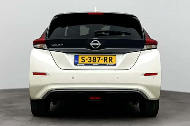 Nissan Leaf (2023) thumbnail 6