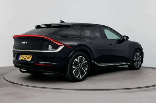 Kia EV6 (2022) thumbnail 2