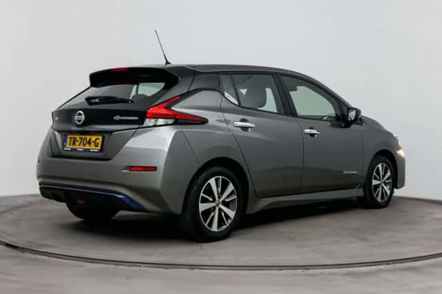 Nissan Leaf (2018) thumbnail 2