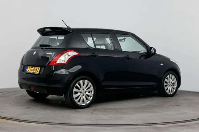 Suzuki Swift (2014) thumbnail 2