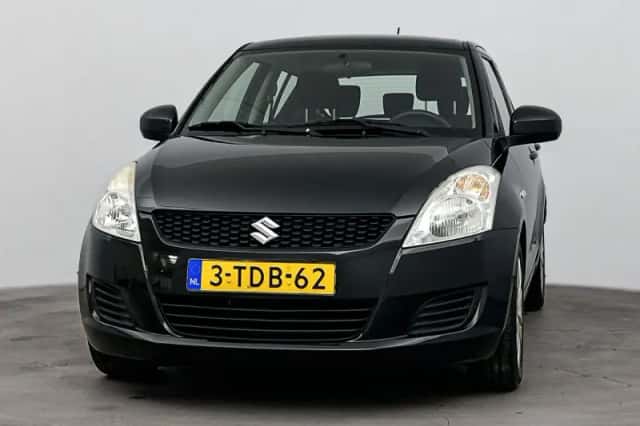 Suzuki Swift (2014) thumbnail 4