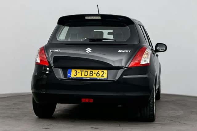 Suzuki Swift (2014) thumbnail 5