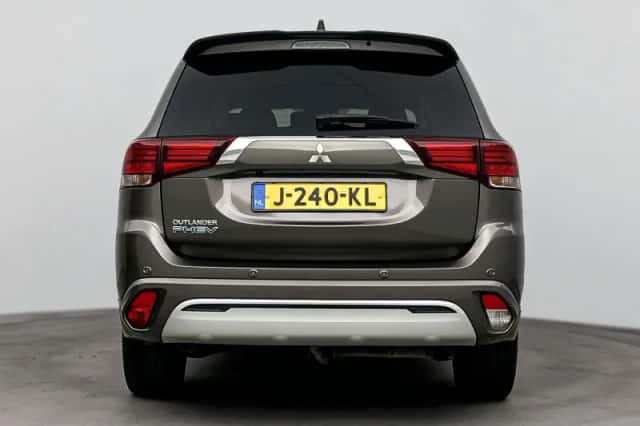 Mitsubishi Outlander (2020) thumbnail 5