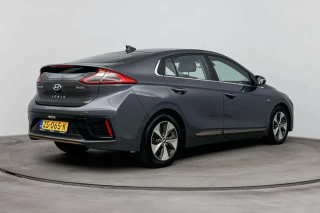 Hyundai Ioniq (2019) thumbnail 2