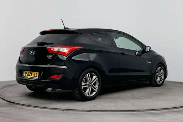 Hyundai i30 (2013) thumbnail 2