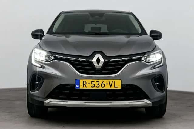 Renault Captur (2022) thumbnail 4