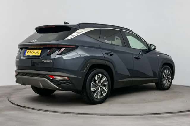 Hyundai Tucson (2022) thumbnail 2