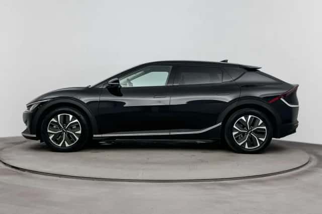 Kia EV6 (2023) thumbnail 3