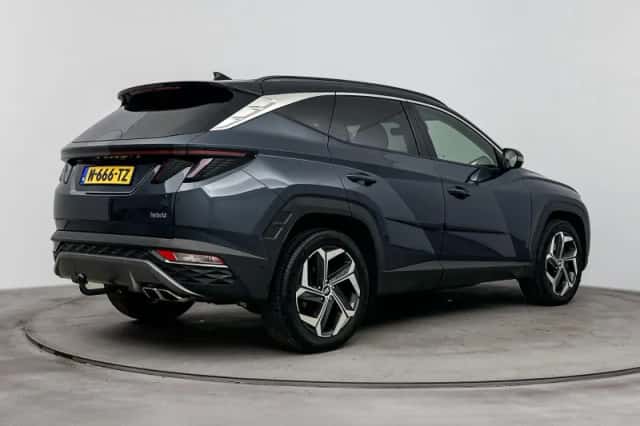 Hyundai Tucson (2022) thumbnail 2