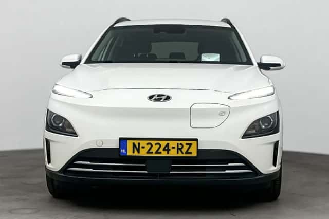 Hyundai Kona (2021) thumbnail 6