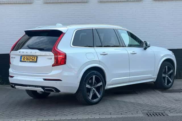 Volvo XC90 (2018) thumbnail 4