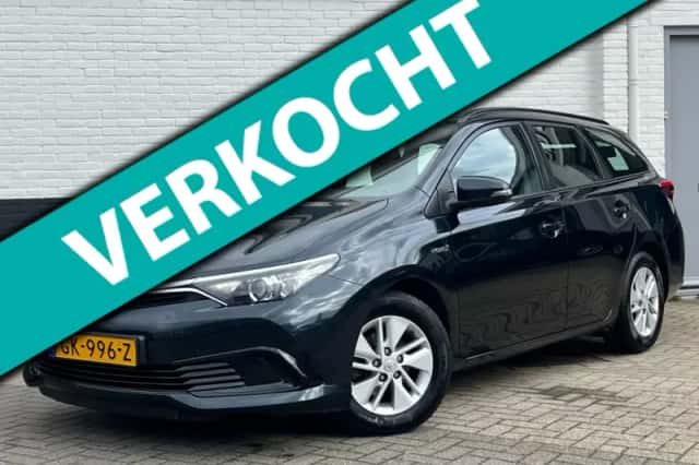 Toyota Auris (2015) thumbnail 1