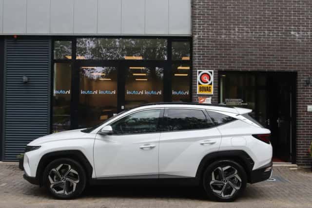 Hyundai Tucson (2021) thumbnail 3