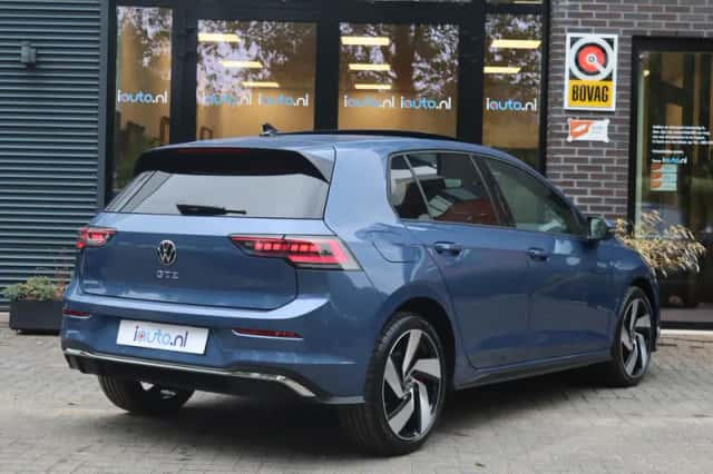 Volkswagen Golf (2025) thumbnail 2