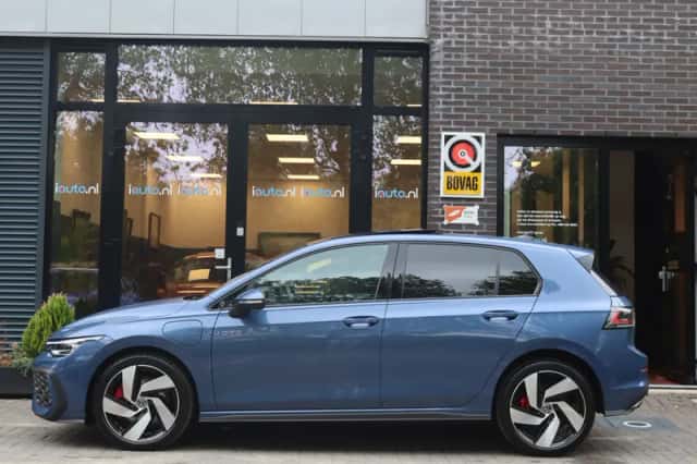 Volkswagen Golf (2025) thumbnail 3