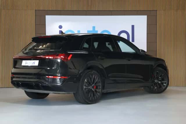 Audi Q8 e-tron (2023) thumbnail 4
