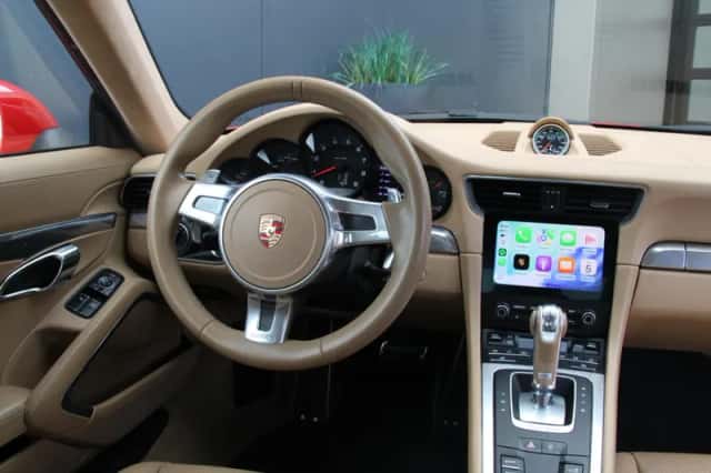 Porsche 911 (2012) thumbnail 5