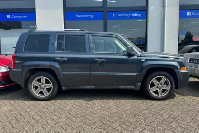 Jeep Patriot (2007) thumbnail 2