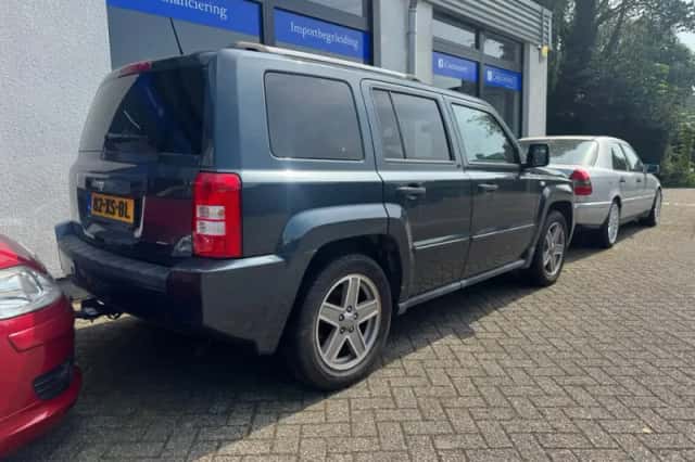 Jeep Patriot (2007) thumbnail 3