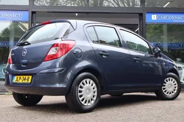 Opel Corsa (2009) thumbnail 3