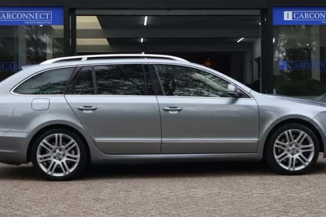Škoda Superb (2010) thumbnail 6