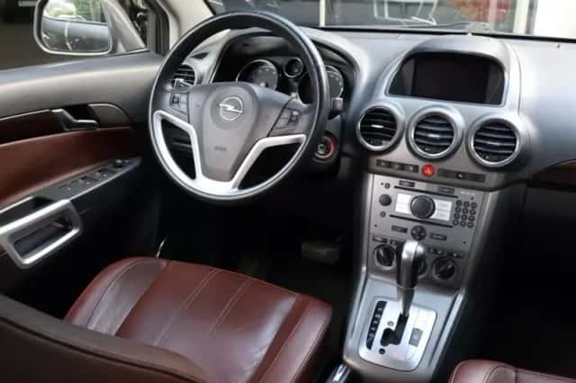 Opel Antara (2008) thumbnail 2