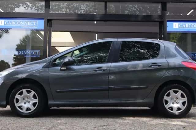 Peugeot 308 (2010) thumbnail 2