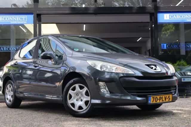 Peugeot 308 (2010) thumbnail 4