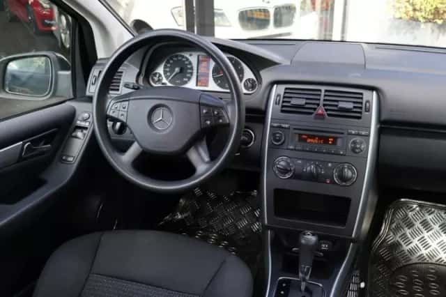 Mercedes-Benz B-Klasse (2010) thumbnail 3