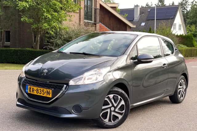 Peugeot 208 (2015) thumbnail 1