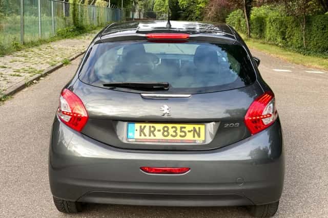 Peugeot 208 (2015) thumbnail 5