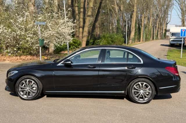 Mercedes-Benz C-Klasse (2015) thumbnail 2