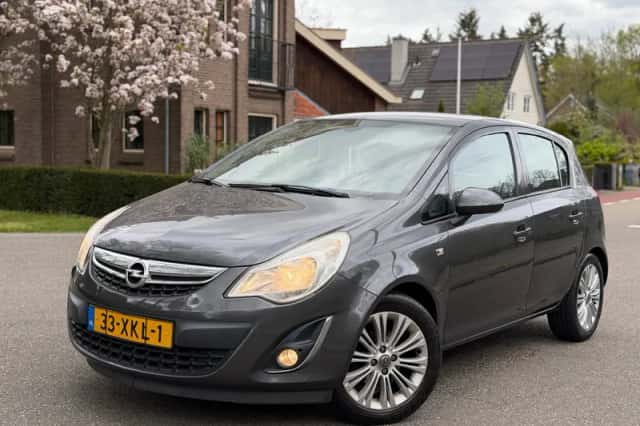 Opel Corsa (2012) thumbnail 1