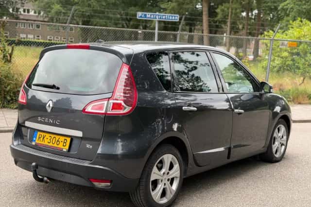 Renault Scénic (2010) thumbnail 6
