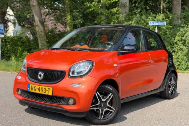 Smart ForFour (2015) thumbnail 1