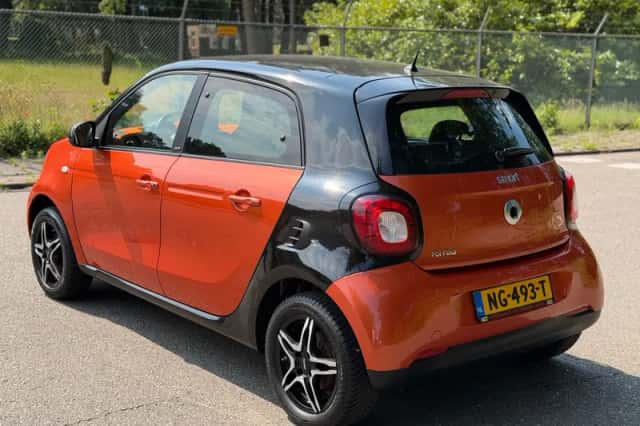 Smart ForFour (2015) thumbnail 4