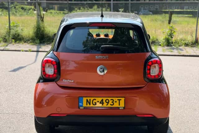 Smart ForFour (2015) thumbnail 5