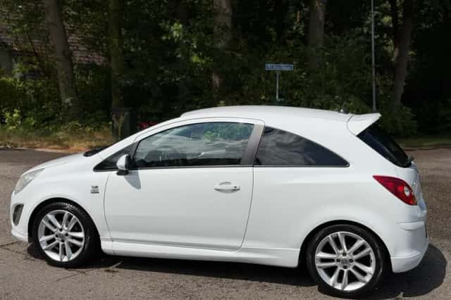 Opel Corsa (2011) thumbnail 2