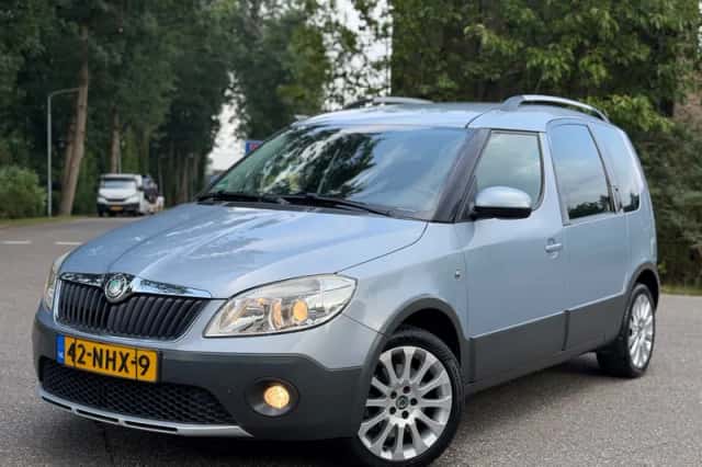 Škoda Roomster (2010) thumbnail 1
