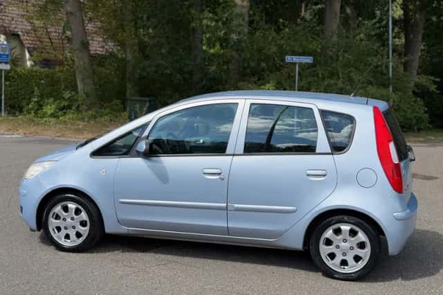 Mitsubishi Colt (2006) thumbnail 2