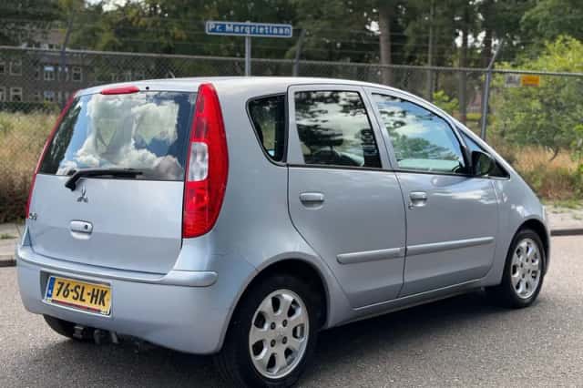 Mitsubishi Colt (2006) thumbnail 6