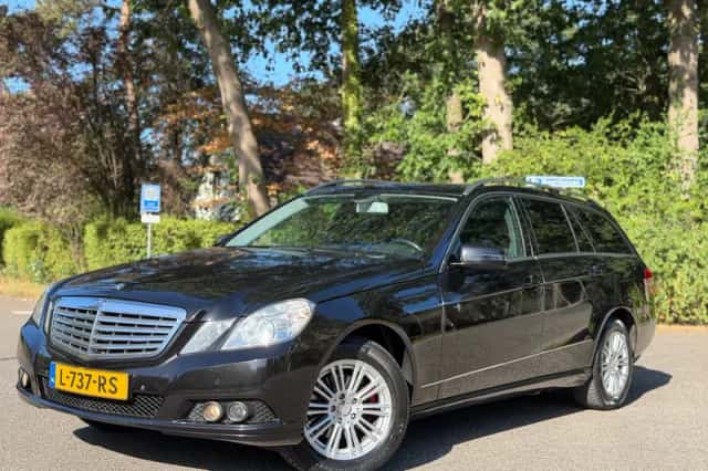 Mercedes-Benz E-Klasse (2010) thumbnail 1