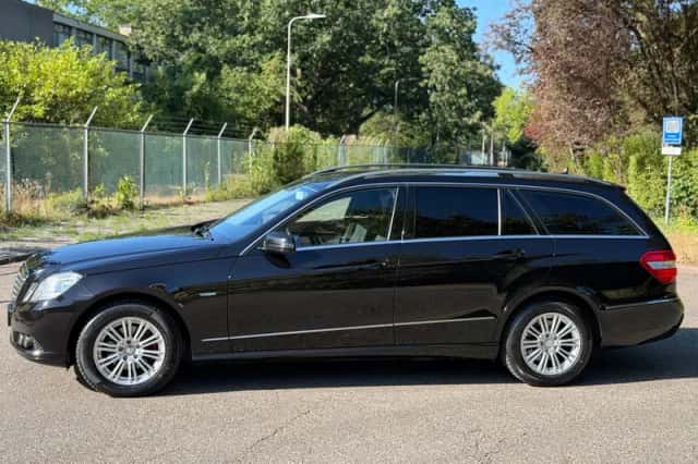 Mercedes-Benz E-Klasse (2010) thumbnail 2