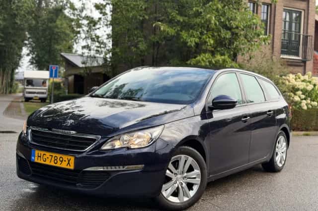 Peugeot 308 (2015) thumbnail 1