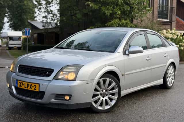 Opel Vectra (2003) thumbnail 1