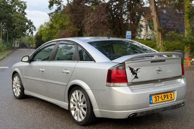 Opel Vectra (2003) thumbnail 4