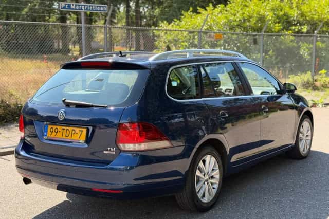 Volkswagen Golf (2012) thumbnail 6