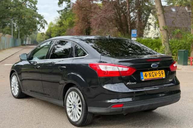 Ford Focus (2014) thumbnail 4