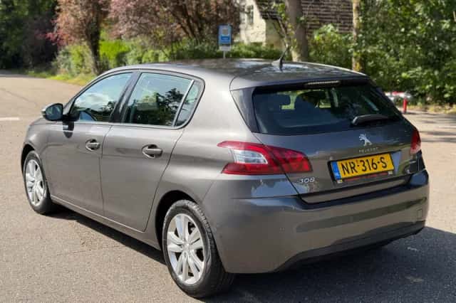 Peugeot 308 (2017) thumbnail 4