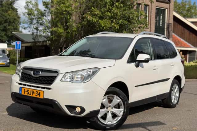 Subaru Forester (2013) thumbnail 1